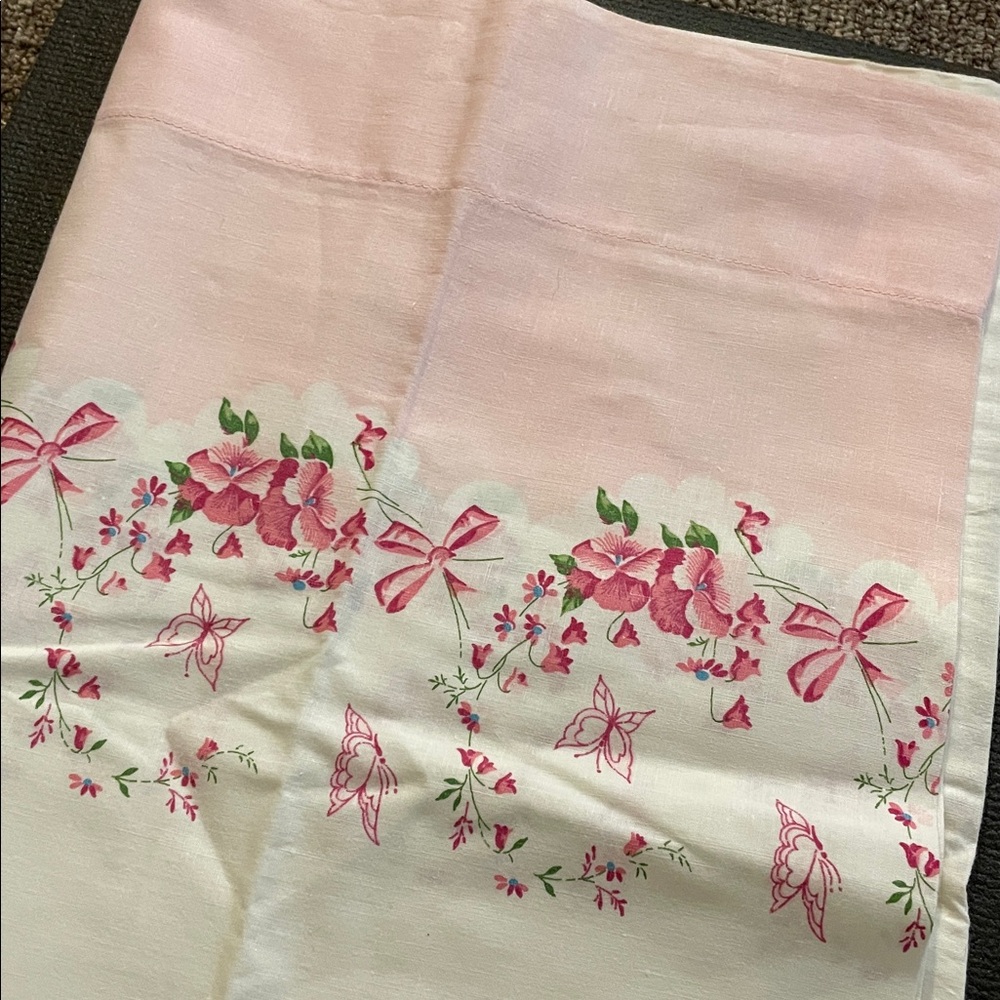 Vintage shabby chic style pink pillowcases - Picture 2 of 6